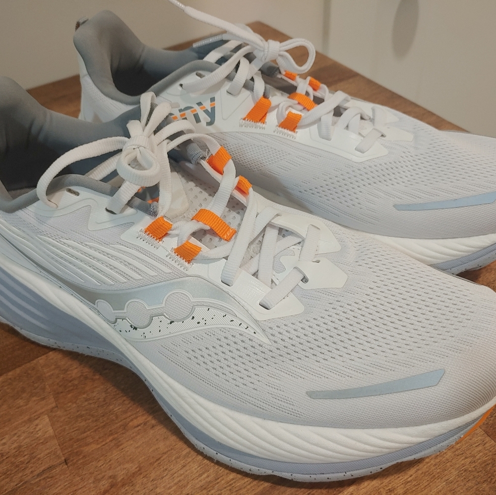 Saucony Hurricane 24 Men's Size 12.5 Like New Condition